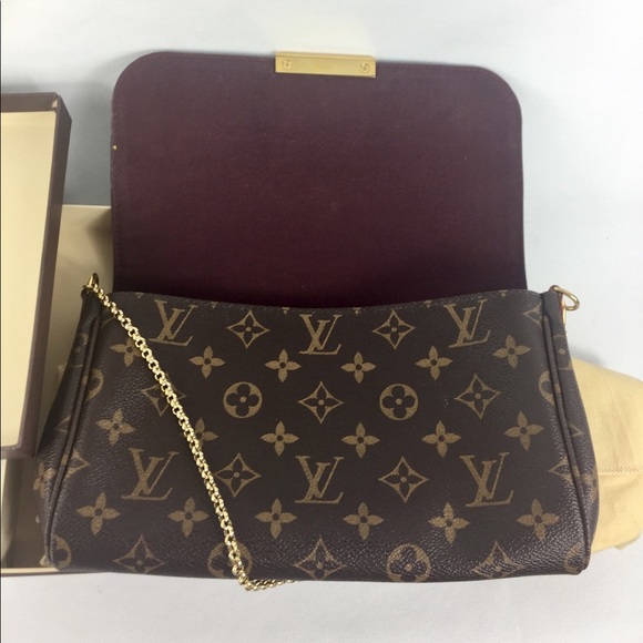 🌸TRENDY🌸FAVORITE LOUIS VUITTON CROSSBODY - Picture 5 of 16